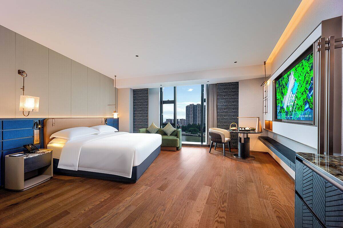 Superior Double Room, Canal View | View from room