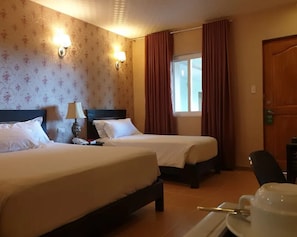 华丽三人房 | 办公桌、熨斗/熨板、免费 WiFi