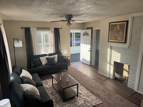 Spacious 3–4BR Home • Perfect for Families Groups, Workers & Extended Stays.