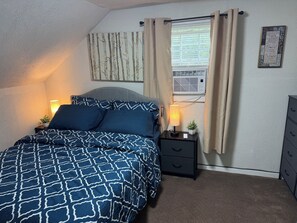 3 bedrooms, desk, iron/ironing board, free WiFi
