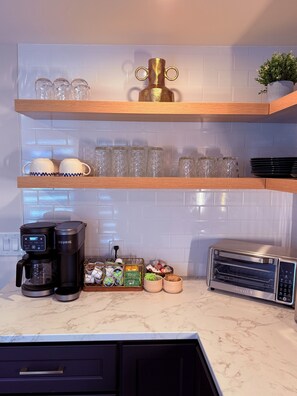 Fridge, microwave, oven, stovetop - Walk to Dunes • Next to ORV • Kayaks • Lakefront (Mears)