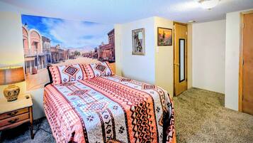 5 bedrooms, iron/ironing board, free WiFi, bed sheets