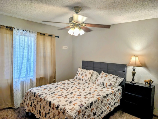 5 bedrooms, iron/ironing board, free WiFi, bed sheets