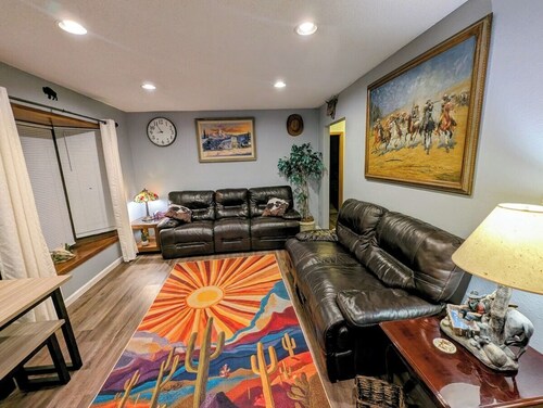5 bedrooms 2 baths walking distance to State Fair