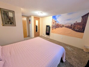 5 bedrooms, iron/ironing board, free WiFi, bed sheets