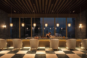 2 Bars/Lounges, Bar auf der Dachterrasse