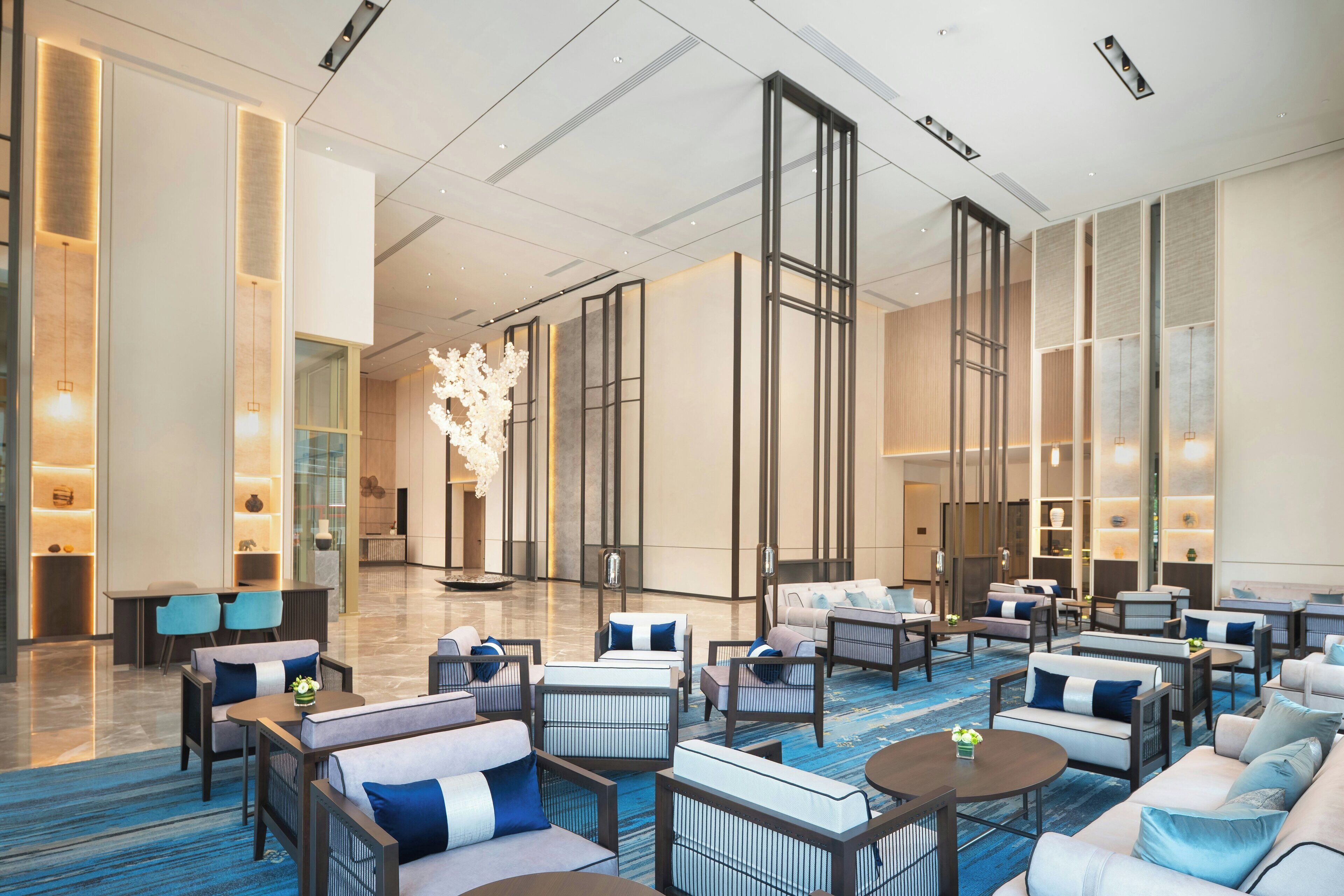 2 bars/lounges, rooftop bar