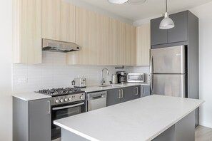 Fridge, microwave, oven, stovetop