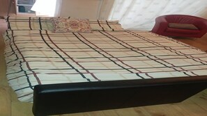 1 habitación, tabla de planchar con plancha, wifi y ropa de cama 