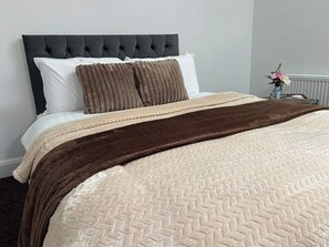 10 soverom, wi-fi og sengetøy