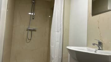 Shower, towels