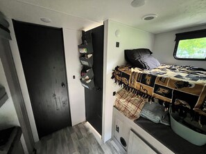 Free WiFi, bed sheets