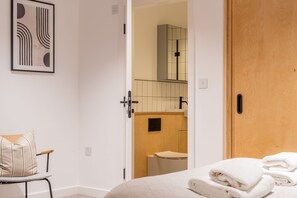 1 bedroom, iron/ironing board, Internet