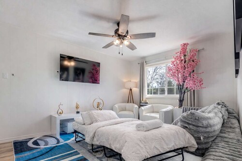 Walk to SFA – Quiet, Remodeled 2BR w/ Fast Wi-Fi, Parking & Full Kitchen | Ideal for Families & Nurses