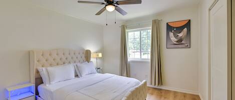 2 bedrooms, desk, iron/ironing board, WiFi