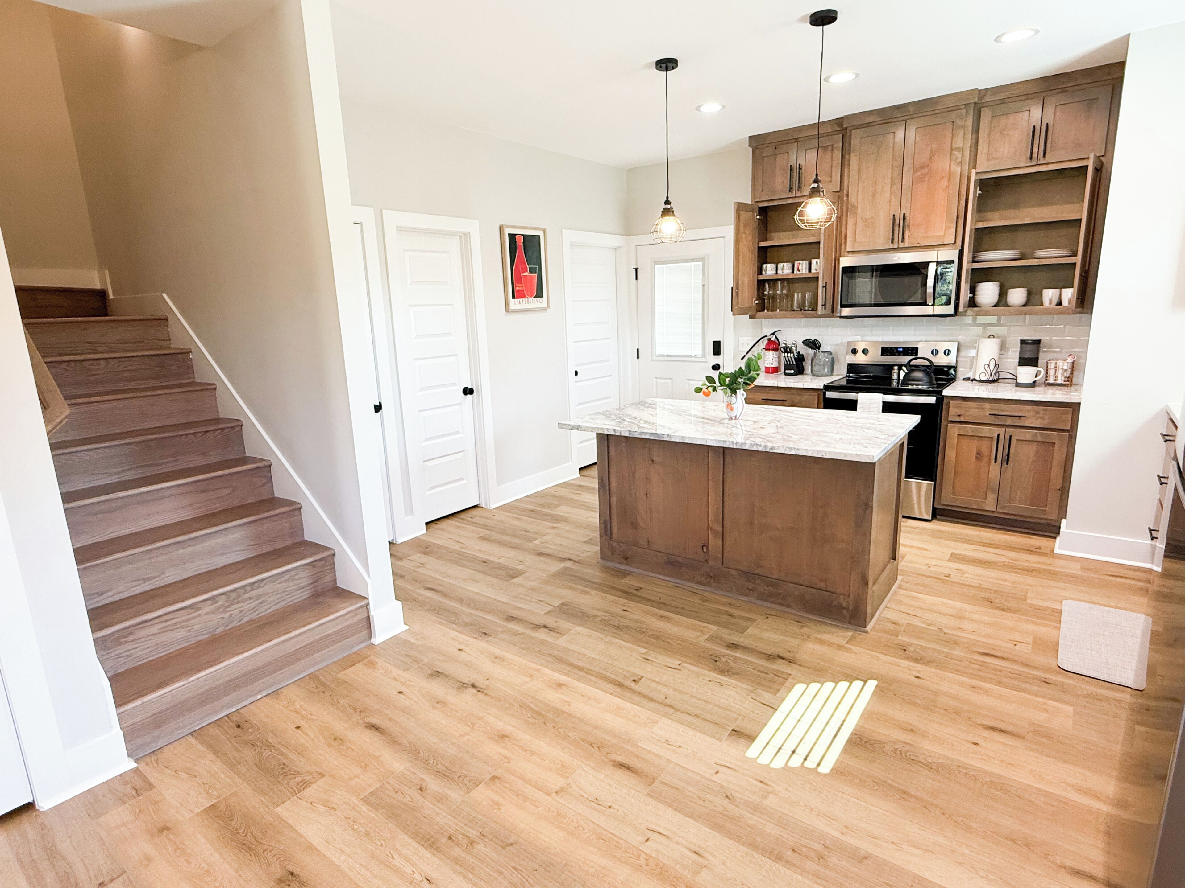 Mikroaaltouuni, uuni, liesi