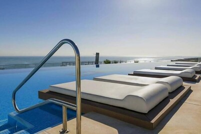 Eme de Maison - Ocean Infinity