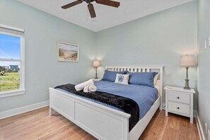 4 bedrooms, free WiFi, bed sheets