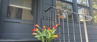 Blackbird Retreat - 4-bedrooms • sleeps 6 • full house