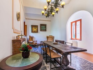Dining - Torre degli Amidei by Interhome (Volterra)
