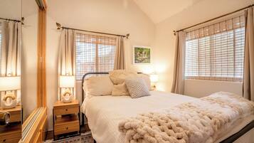 2 bedrooms, desk, iron/ironing board, free WiFi