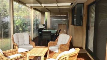 تناول الطعام بالخارج