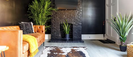 Maison Familiale, 4 chambres, animaux de compagnie acceptés | Coin séjour | TV connectée de 55 pouces avec chaßnes numériques, Netflix, Hulu