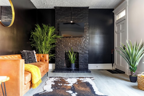 Jungle House Boutique Residences – Downtown Columbus & Short North