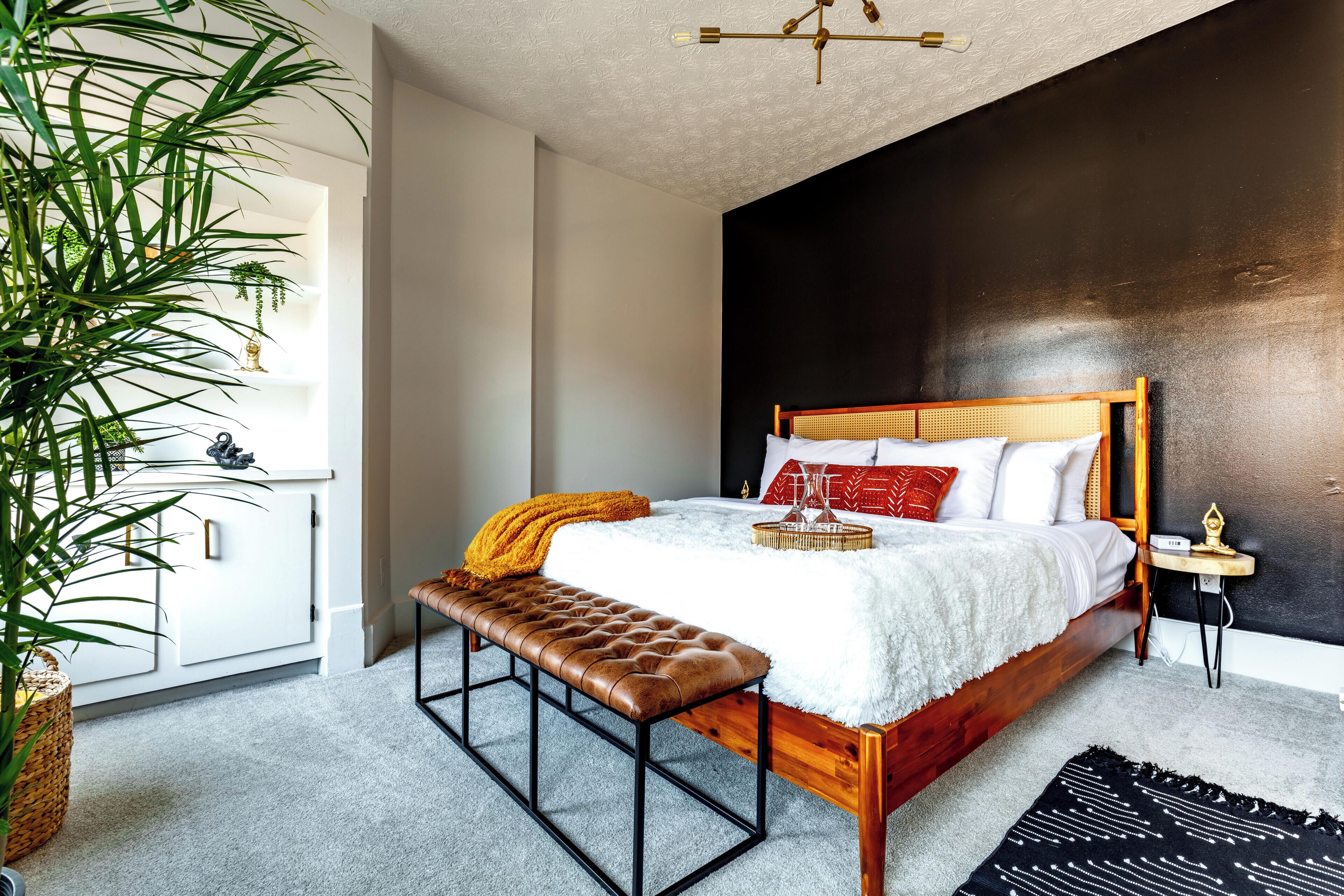 Casa Serena | Egyptian cotton sheets, premium bedding, memory-foam beds, free minibar