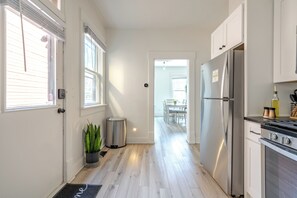 Casa familiar, 4 habitaciones, no fumadores | Cocina privada | Frigorífico grande, microondas, horno y placa de cocina