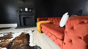 55-inch Smart TV with digital channels, Netflix, Hulu