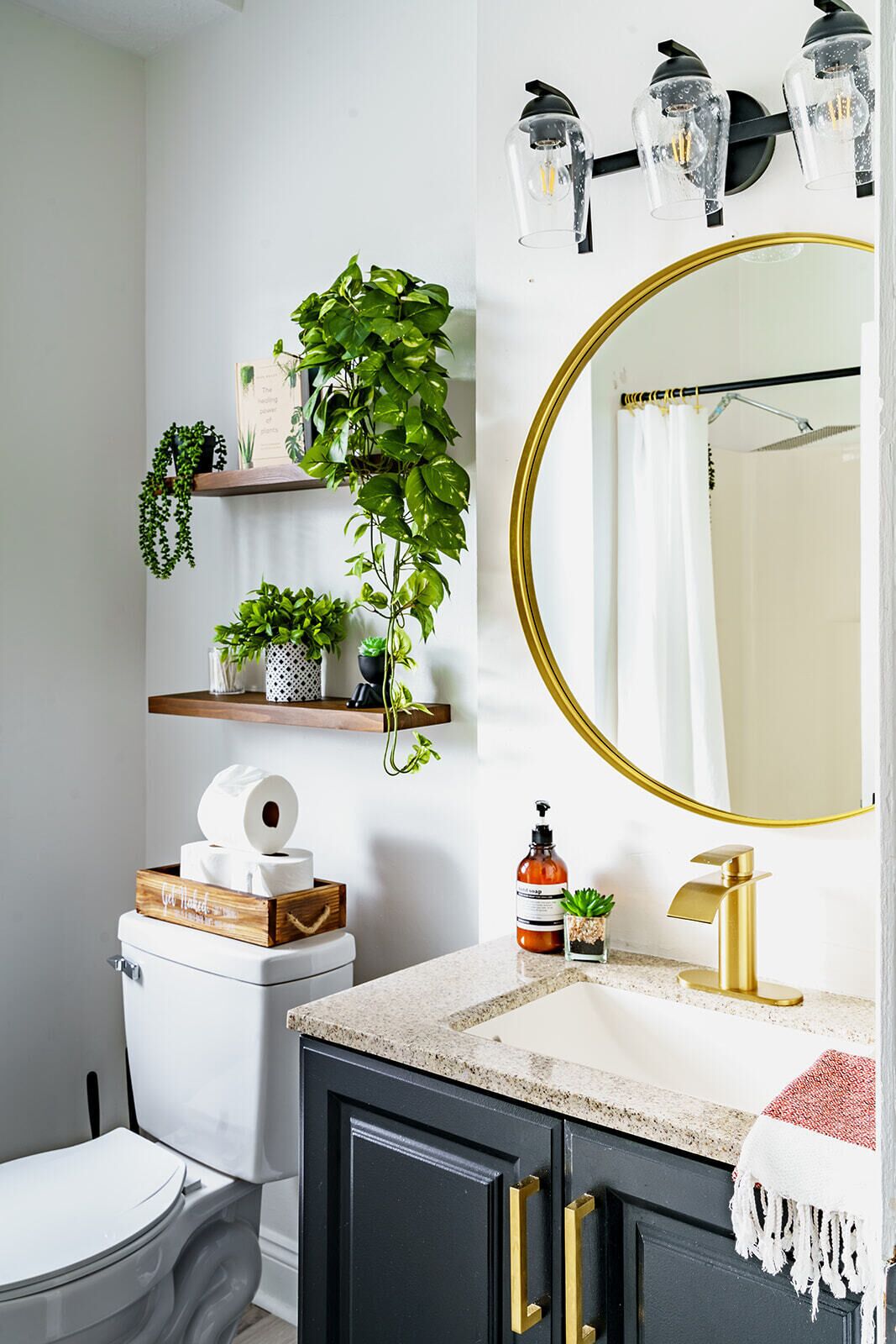 Casa Dream | Bathroom | Rainfall showerhead, eco-friendly toiletries, hair dryer, towels