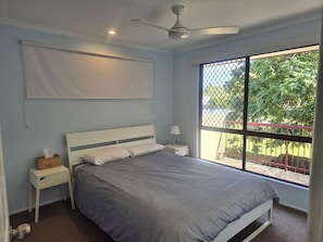 3 bedrooms, iron/ironing board, WiFi, bed sheets