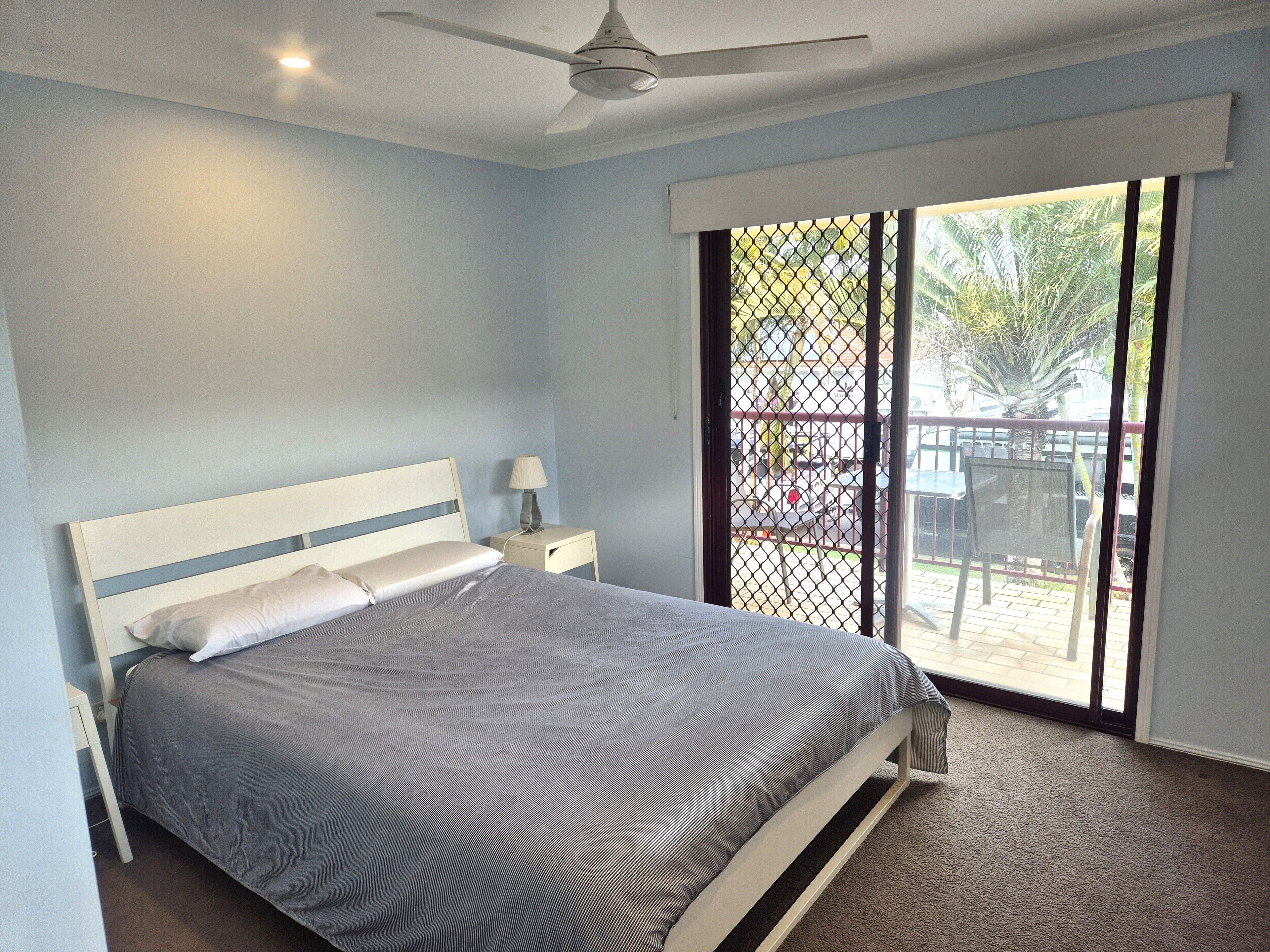 3 chambres, fer et planche à repasser, Wi-Fi, draps fournis