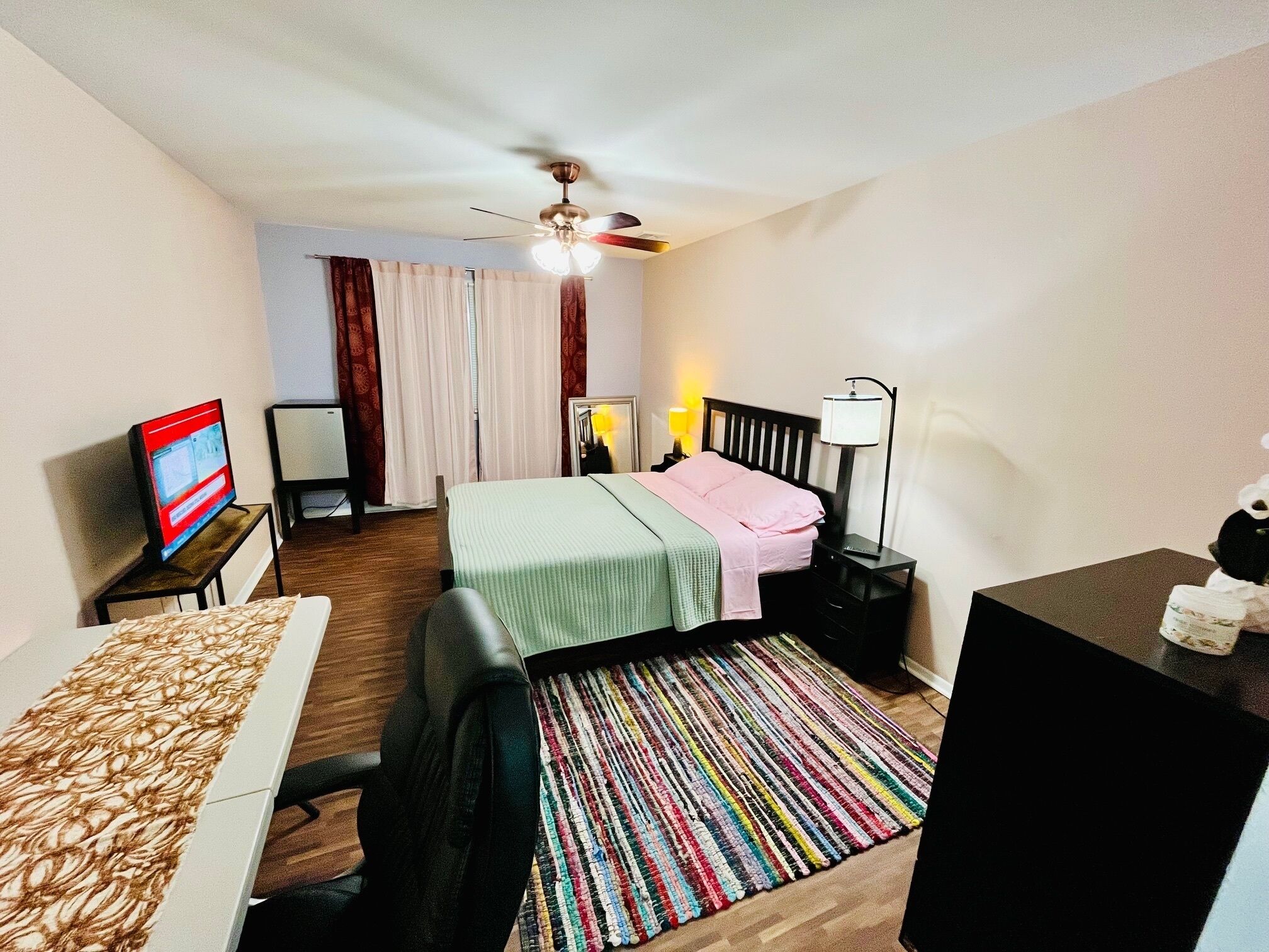 3 bedrooms, iron/ironing board, free WiFi, bed sheets