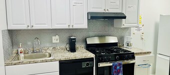 Perfect 3-bedroom 2-bath apartment with AC in Aspen Hill