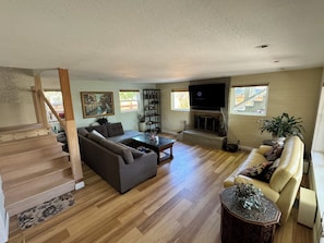 TV, fireplace
