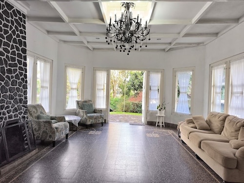 Villa Narendra Yogyakarta