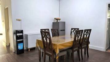 Basic Villa | Dining room