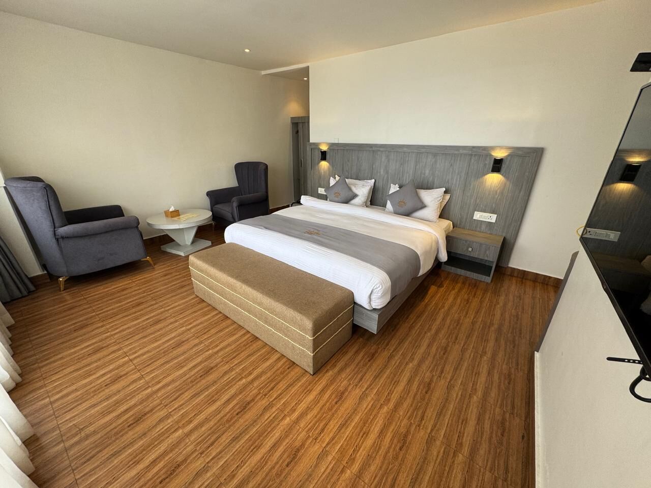 Schreibtisch, schallisolierte Zimmer, kostenloses WLAN