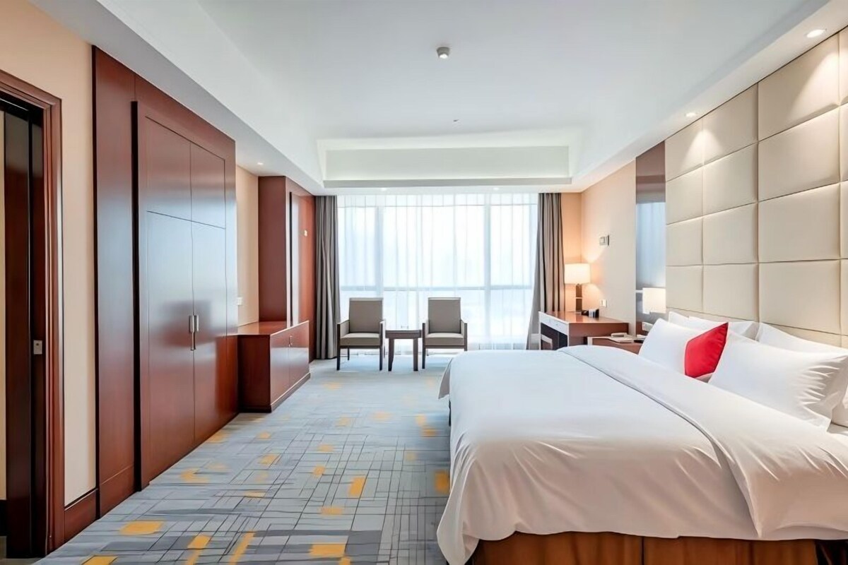 Habitación doble superior, 1 cama King size, para no fumadores, vista al río | Ropa de cama de alta calidad, edredón y escritorio