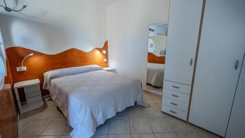 1 camera, ferro/asse da stiro, Wi-Fi, lenzuola