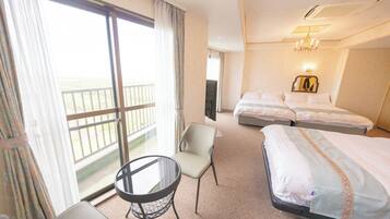 1 bedroom, bed sheets