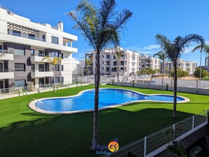 Pool - Family-Friendly 2-Bed Apt & Pool VM52 (Villamartín)