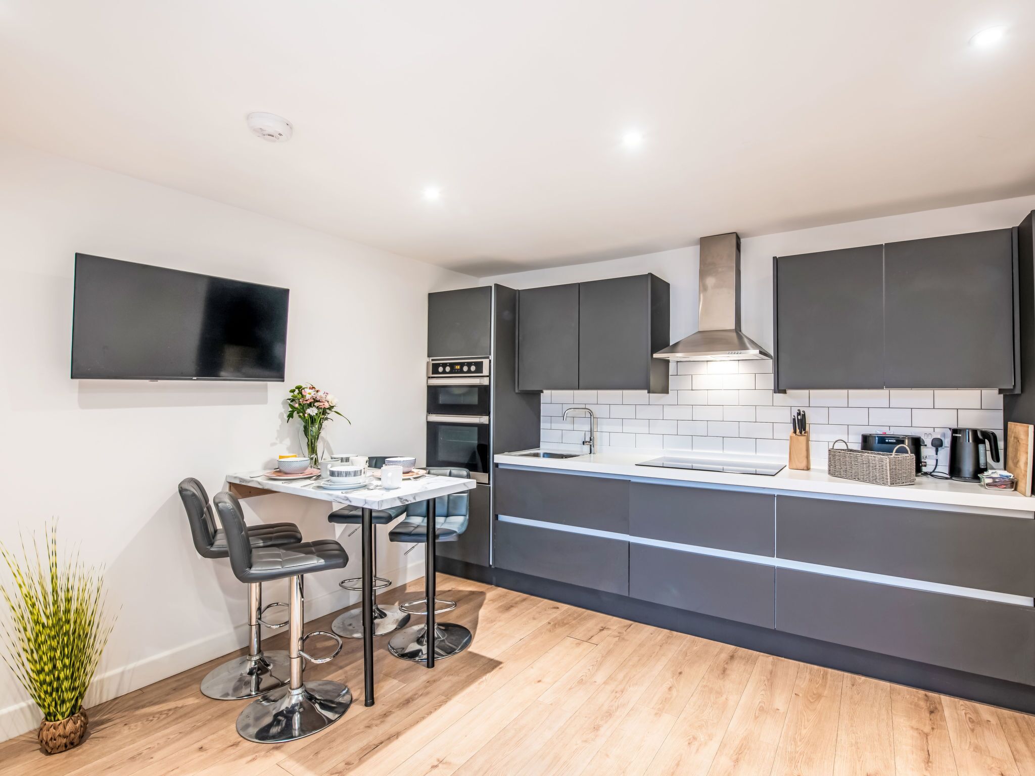 Fridge, microwave, oven, cookware/dishes/utensils