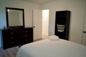 4 bedrooms, WiFi, bed sheets