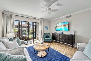 TV, offices - Dans Florida Condos Blue Fin at Runaway Bay (Bradenton Beach)