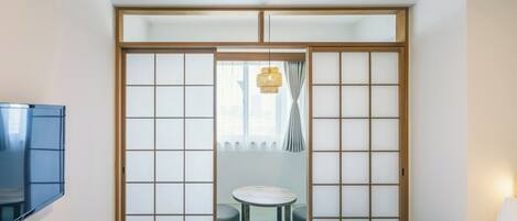 1 chambre, bureau, fer et planche à repasser, Wi-Fi gratuit