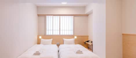 2 makuuhuonetta, työpöytä, silitysrauta/-lauta, ilmainen Wi-Fi