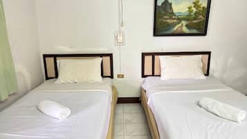 Escritorio, wifi gratis y ropa de cama